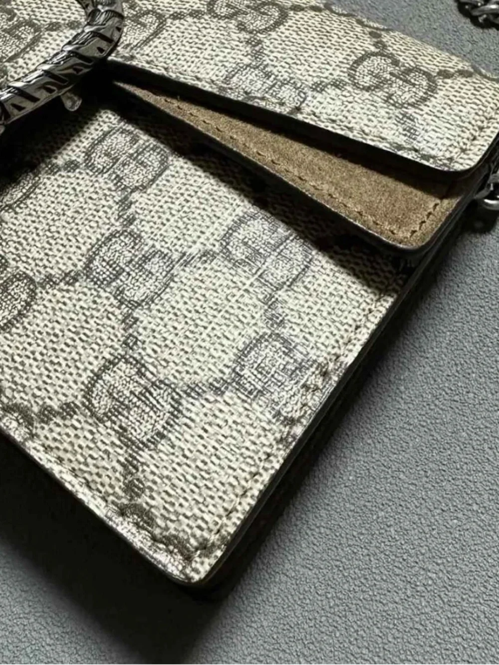 Gucci Beige GG Supreme Dionysus Small Shoulder Bag with Silver-Tone Hardware - Picture 3 of 4